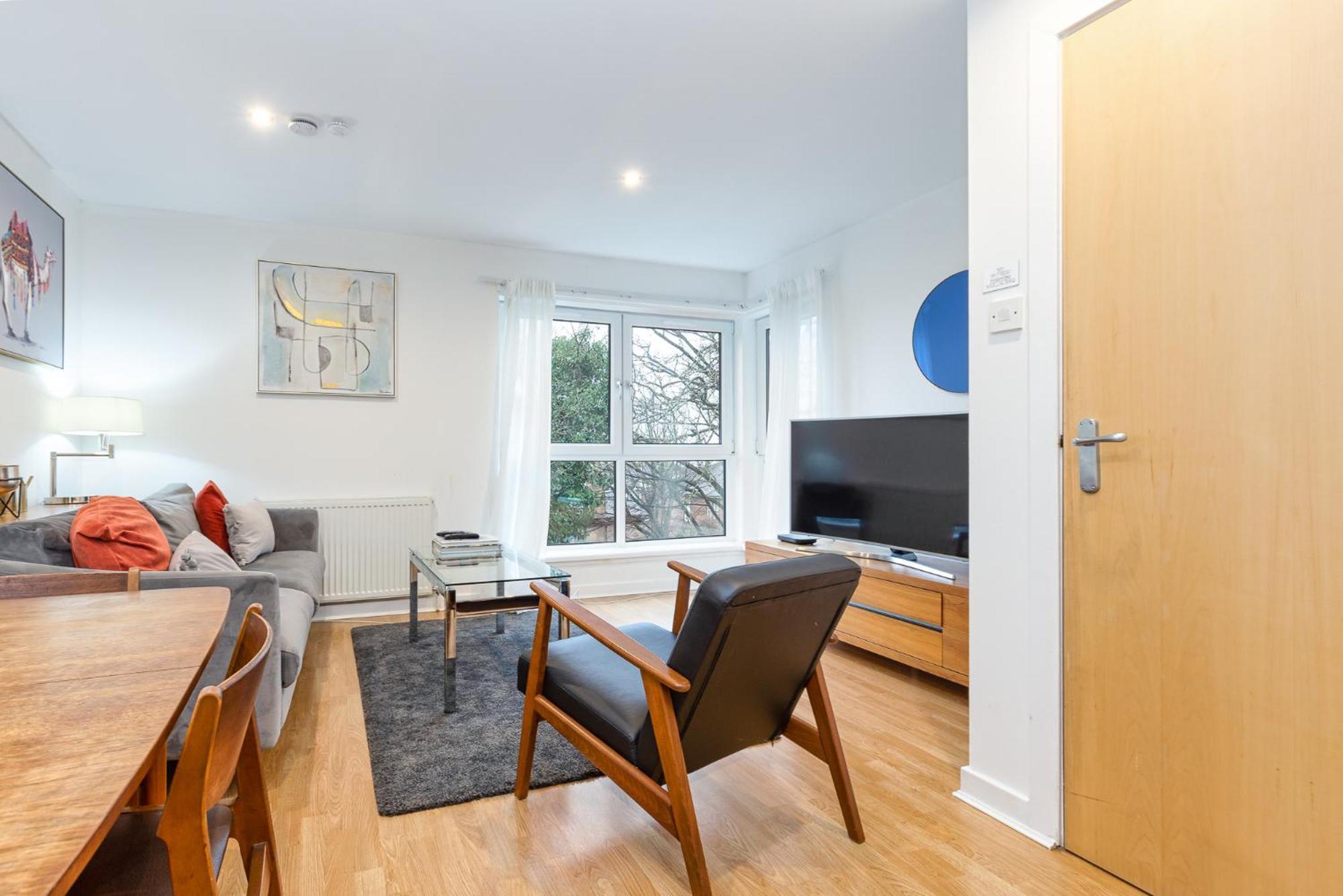 Modern 2 Bed Broompark/Central Apt. With Parking Glasgow Buitenkant foto